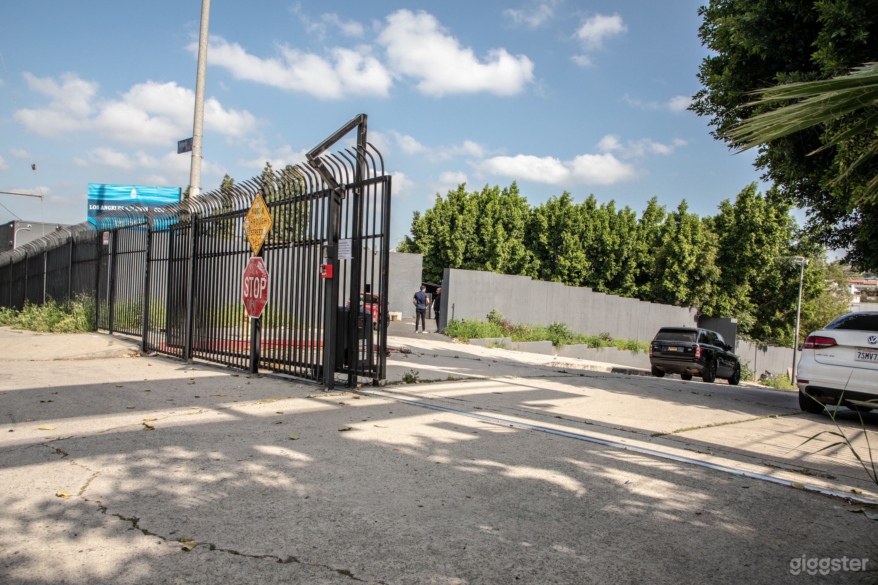 Huge Office-Warehouse Space on Temple Photo 2