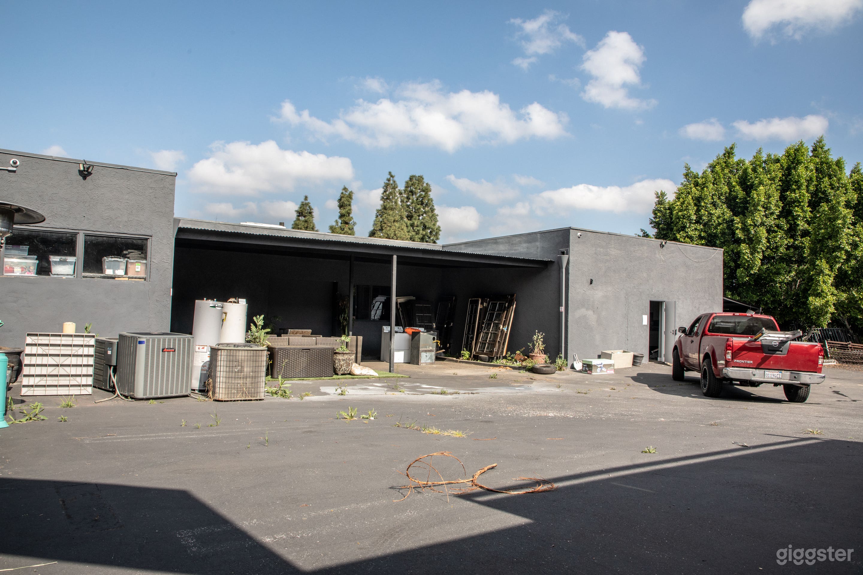 Huge Office-Warehouse Space on Temple Photo 4