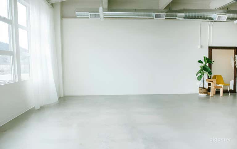  Bright  White Loft Studio 