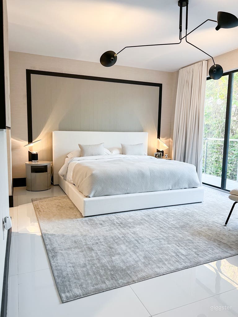  Modern Coconut Grove Townhome with Rooftop 