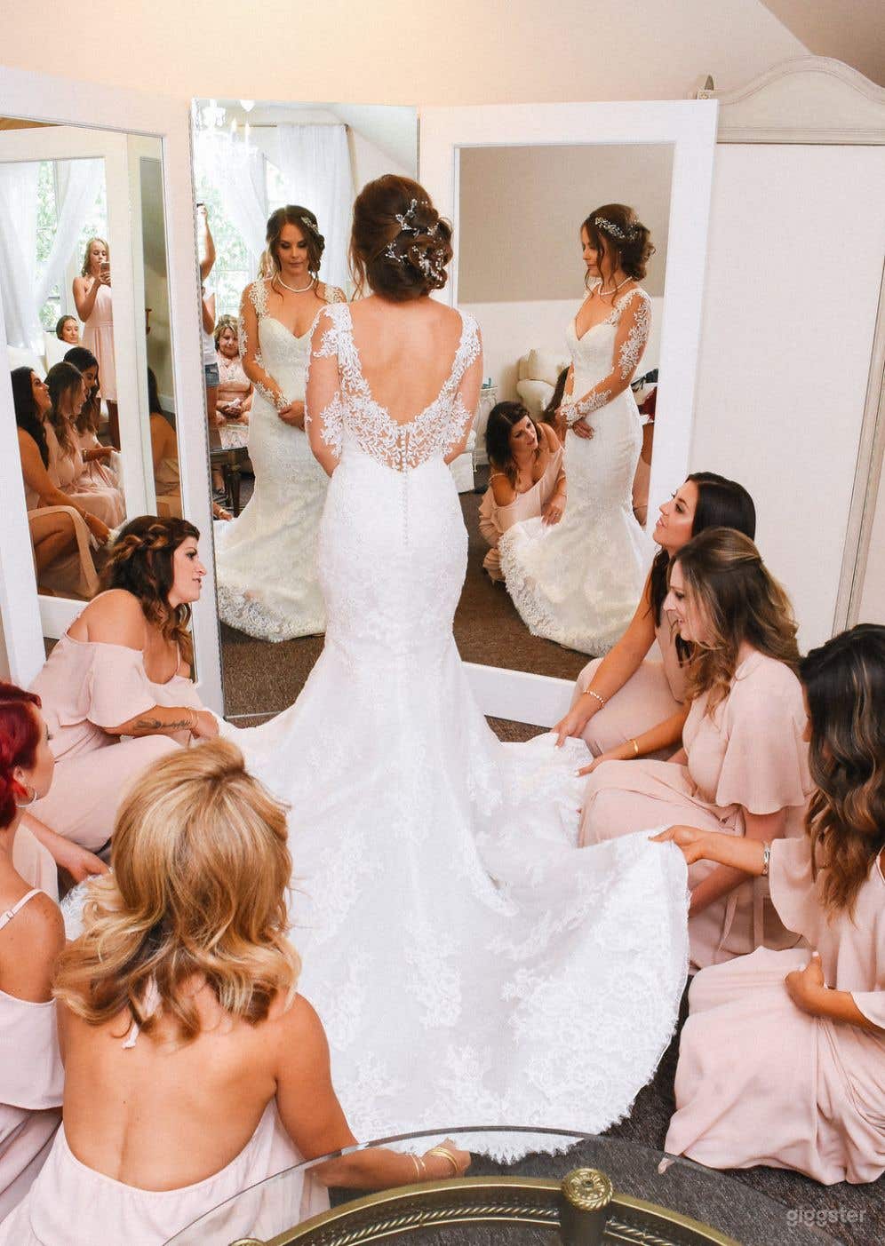 Elegant Bride and Groom Ready Rooms in California Wine Country Photo 2