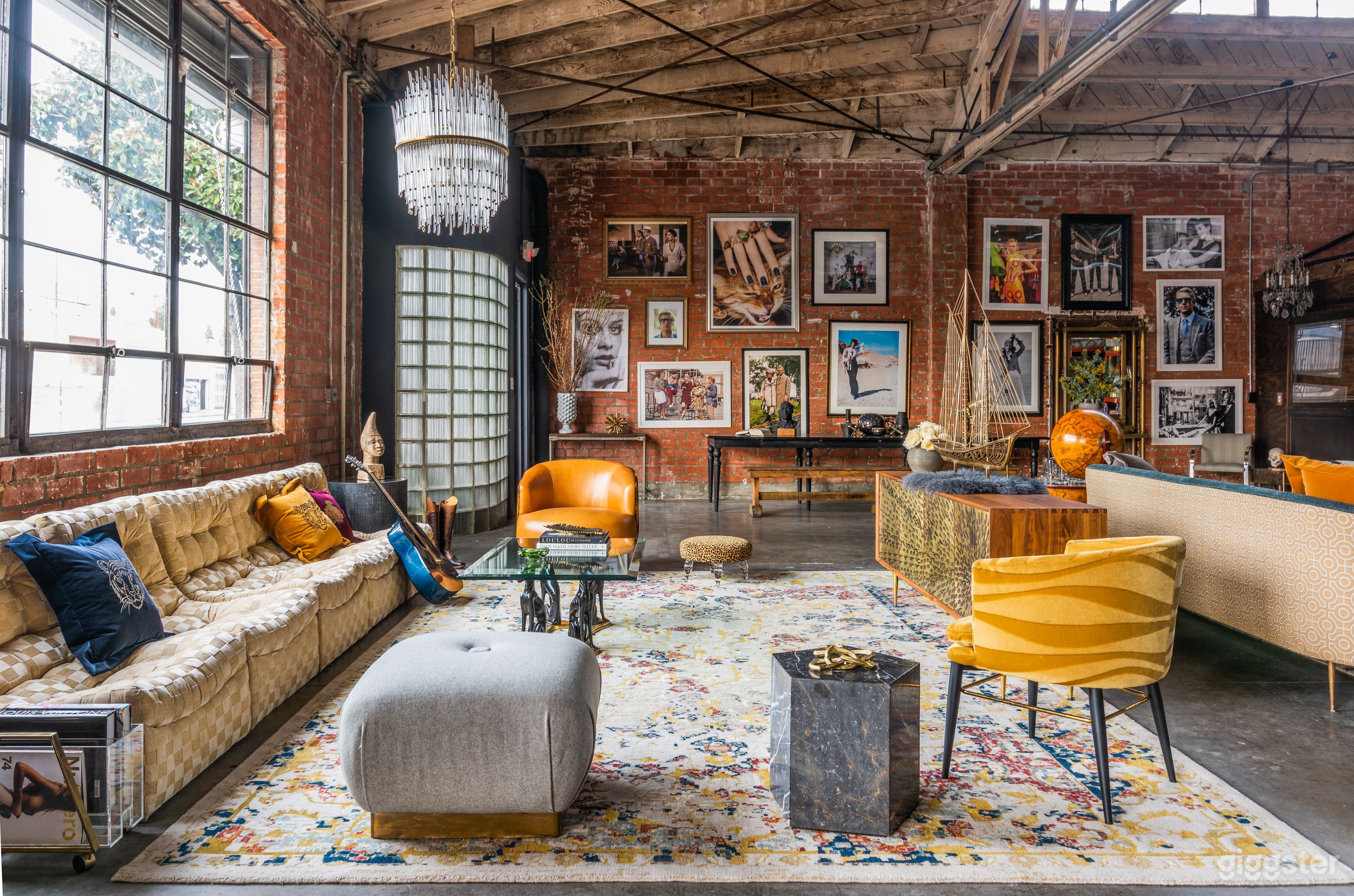 INDUSTRIAL CHIC GROUND FLR HUGE WINDOWS WAREHOUSE Photo 1