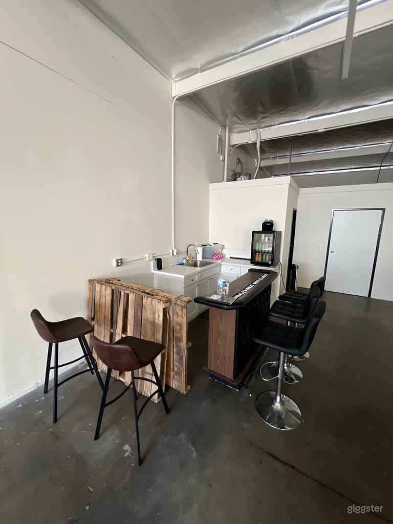  Movable bars and furniture 