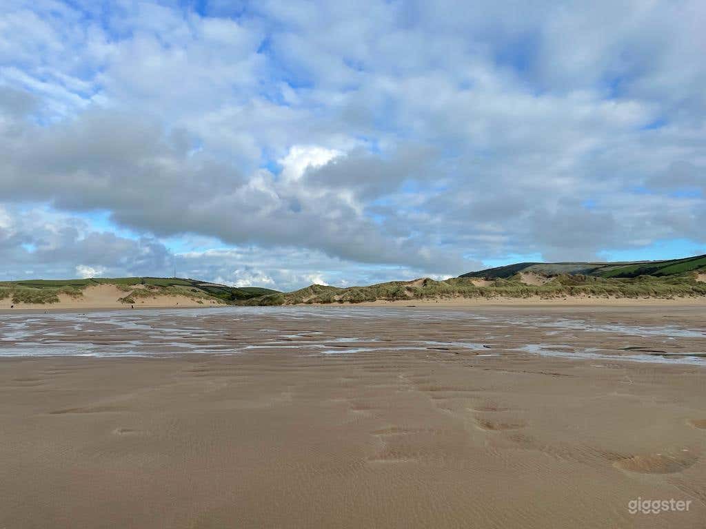 Fifteenth Century Thatched Roof Devon Longhouse Photo 4