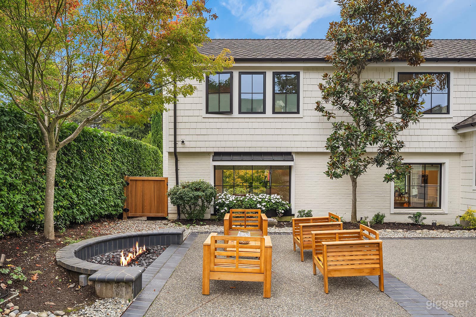 Modern Craftsman Situated on Golf Course Photo 4