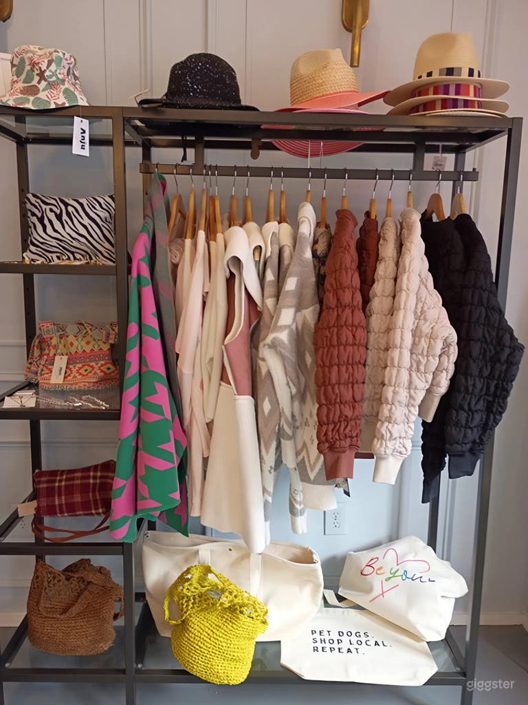  Boutique Jewelry Studio Space — 600 sf with Back Room 