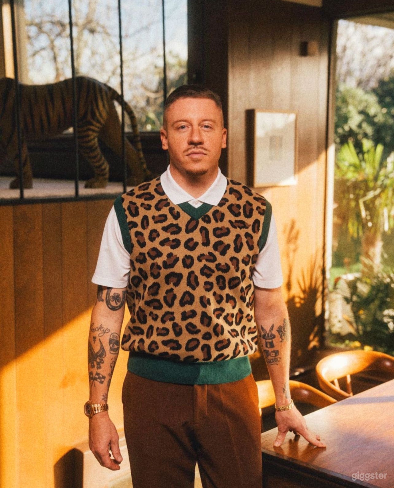 Swank Mid-Century Modern in Seward Park. Photo 2