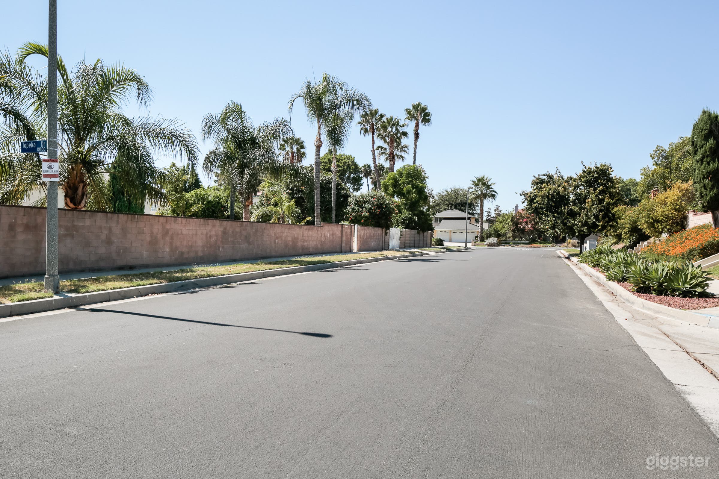 Cozy and comfortable Porter Ranch home Photo 3