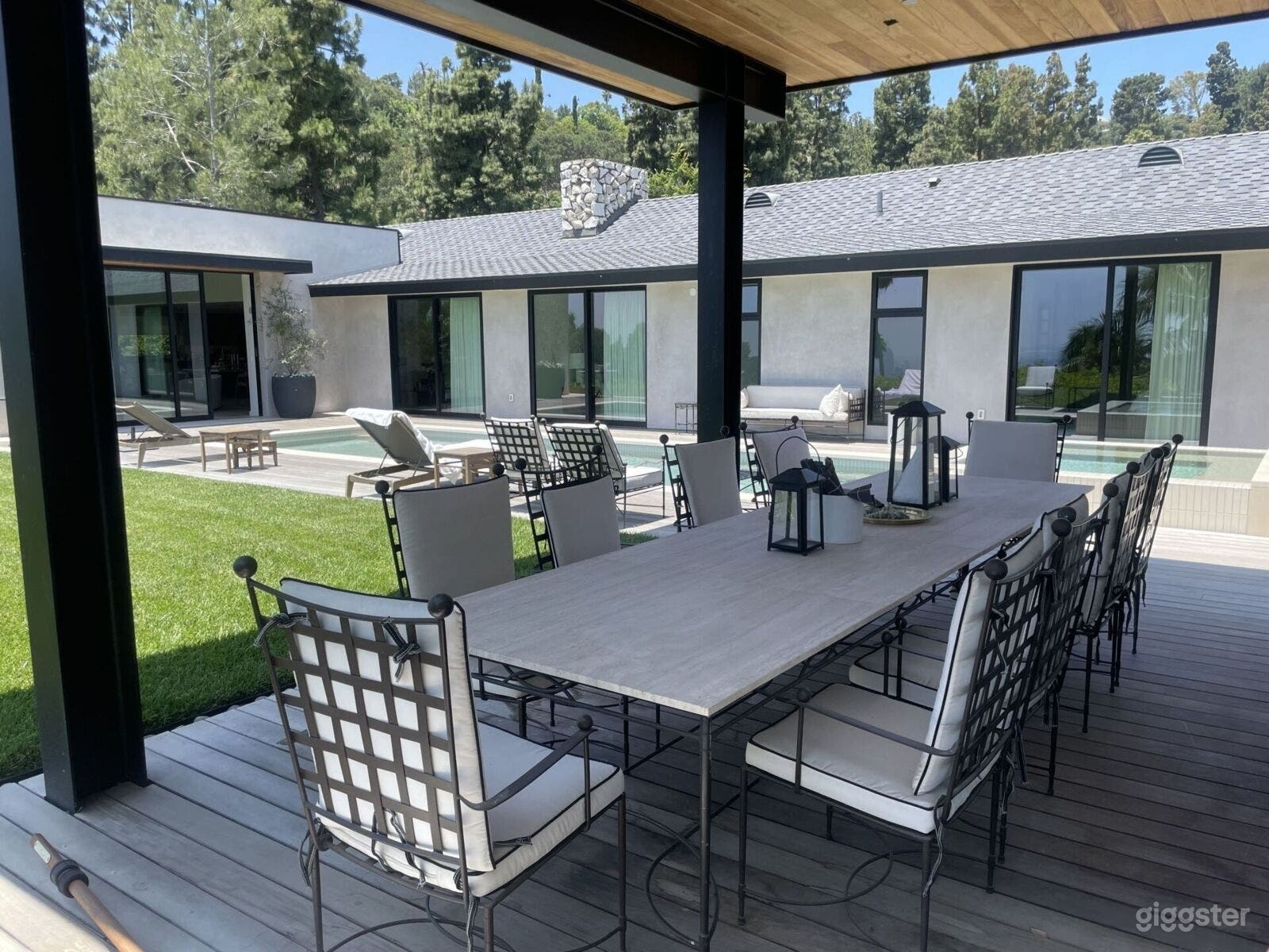 Mid-Century Modern Pool with Iconic Trousdale View Photo 4