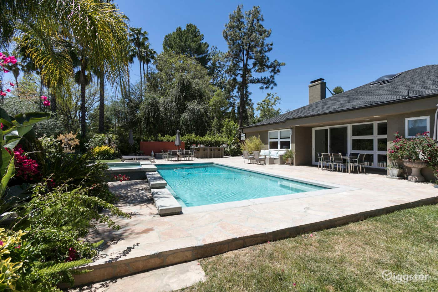 California Pool in a Contemporary Home Photo 4