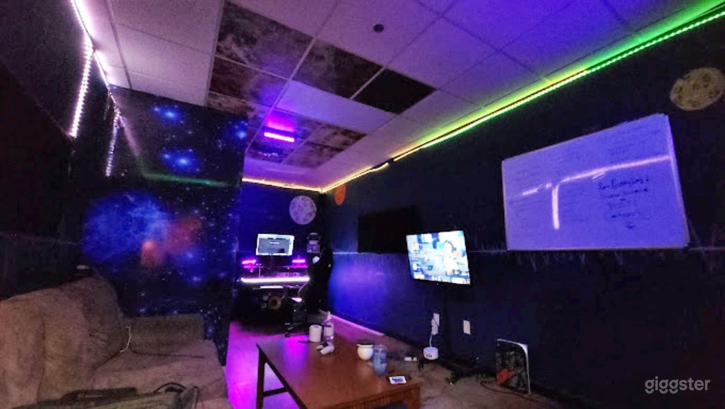 The Blue Room  Photo 3