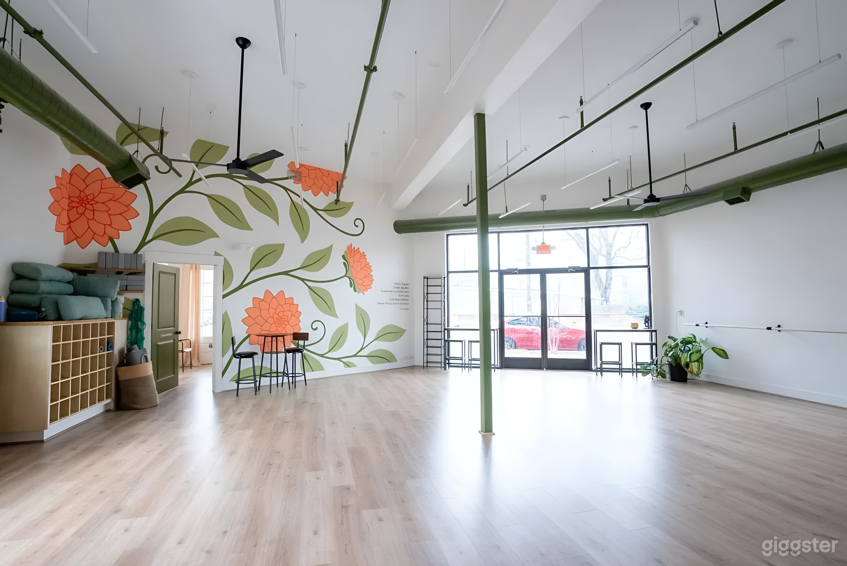 Bright & Versatile Studio Space in Church Hill Photo 1