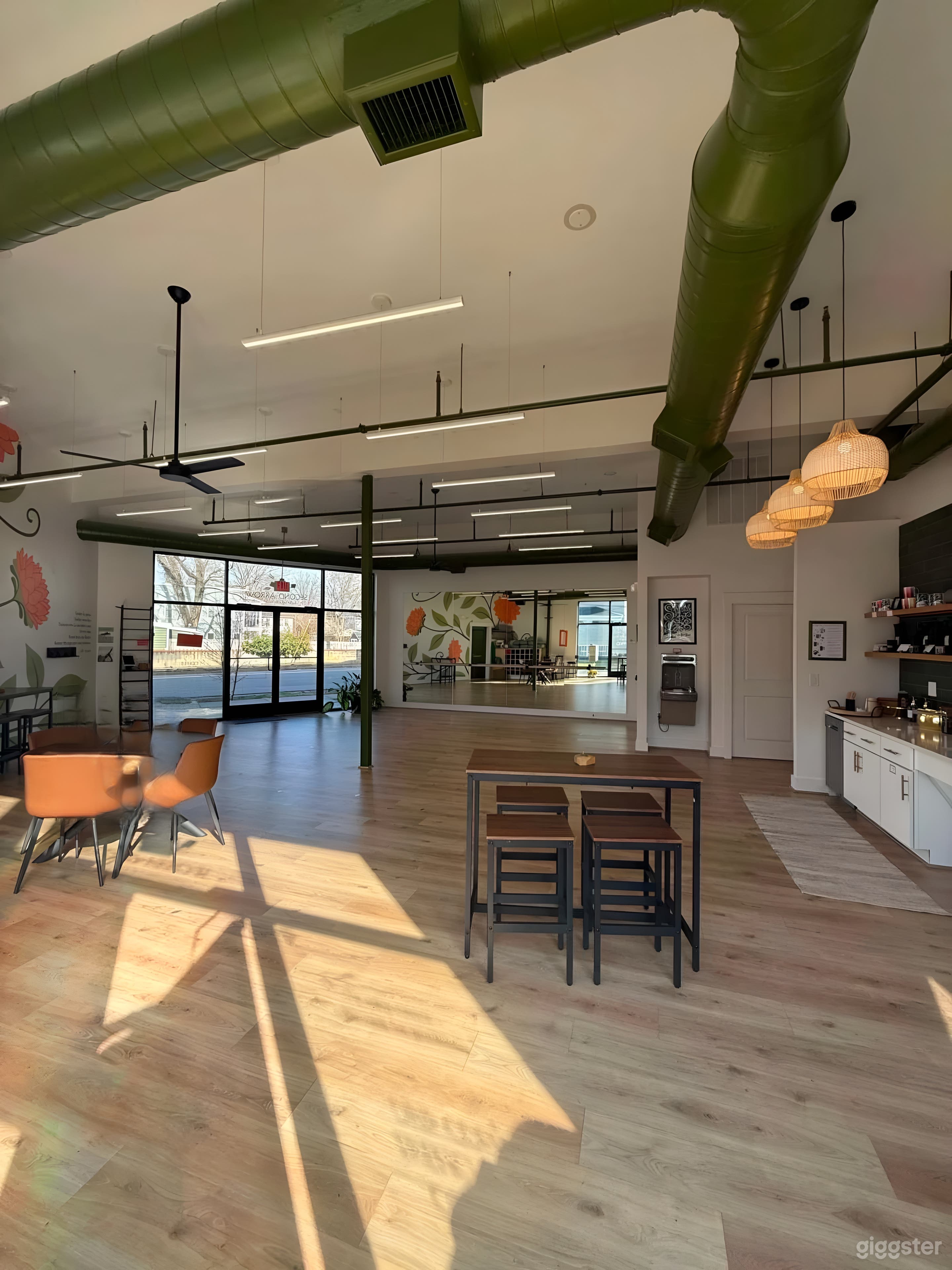 Bright & Versatile Studio Space in Church Hill Photo 4