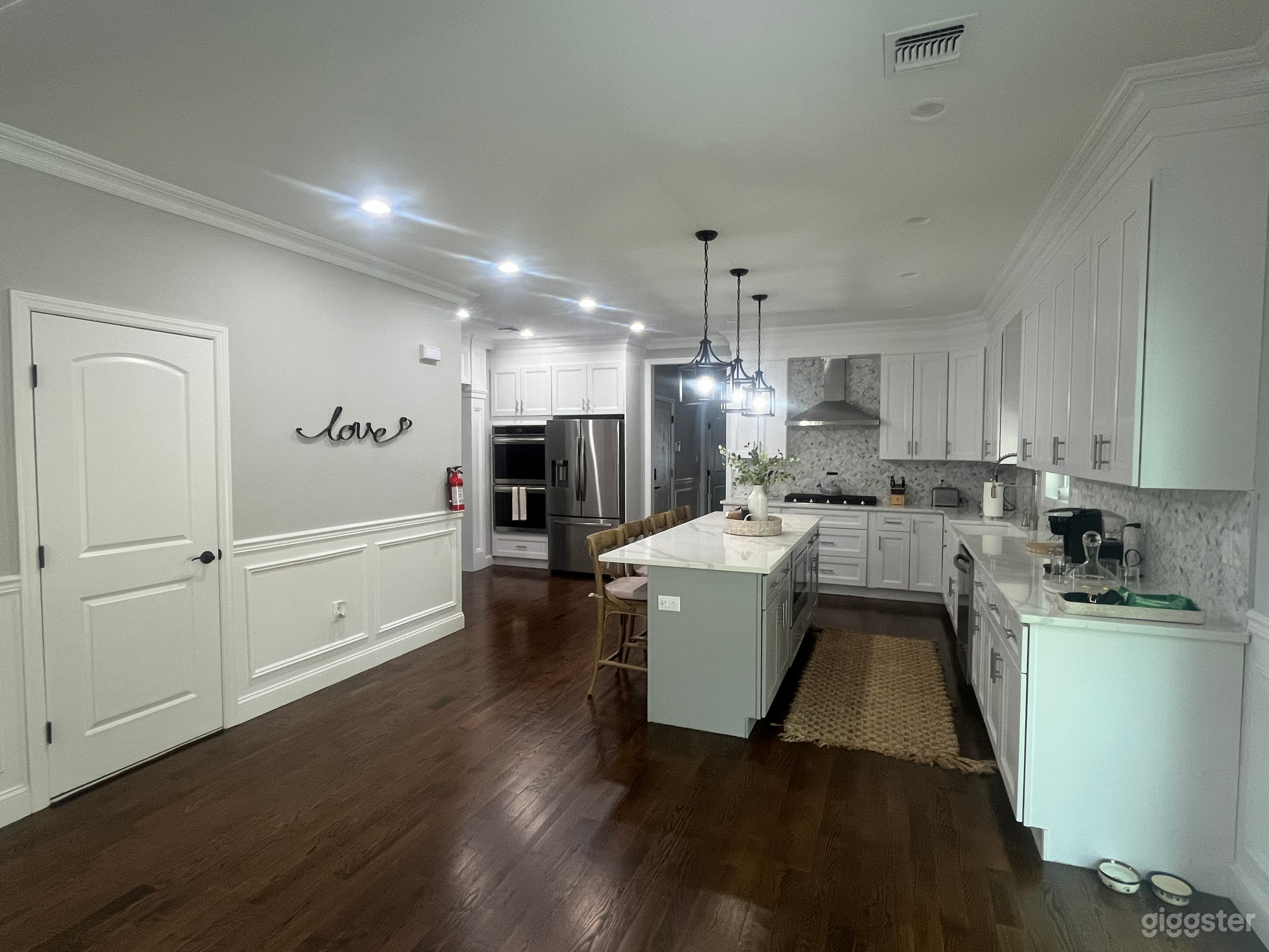 Pristine suburban home with huge basement Photo 2