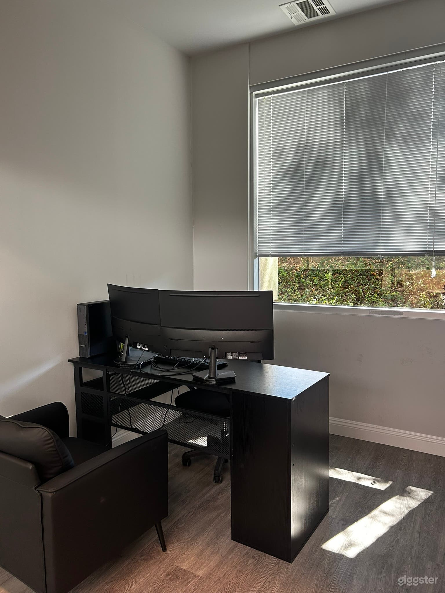 Private Offices Photo 4