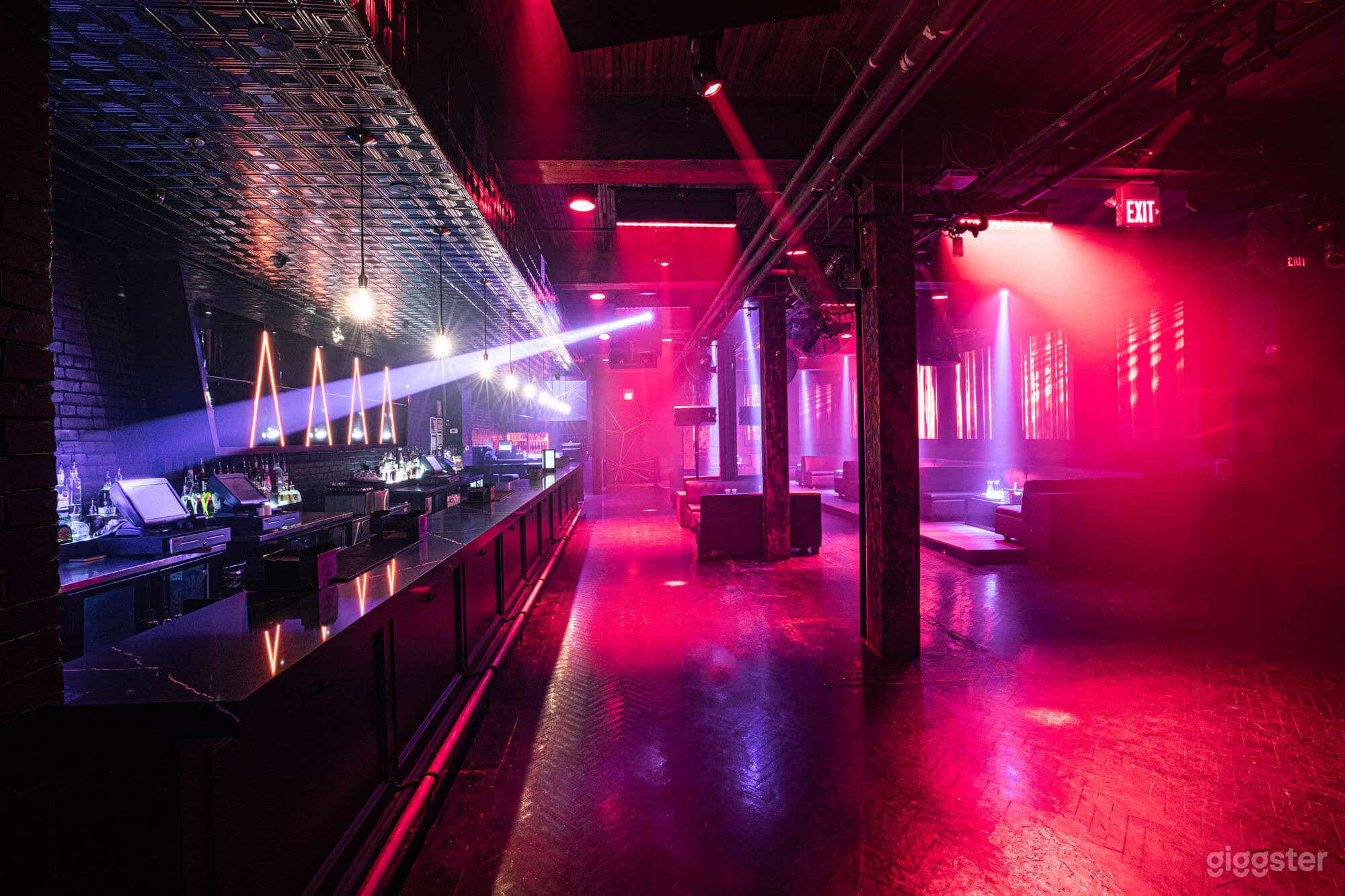 Versatile Night Club in Toronto Photo 1