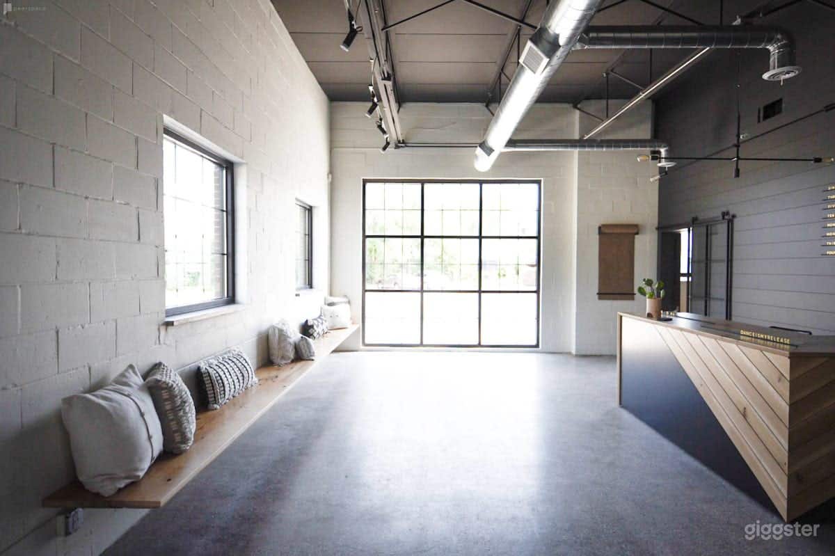 Spacious dance studio in Ferndale Photo 3