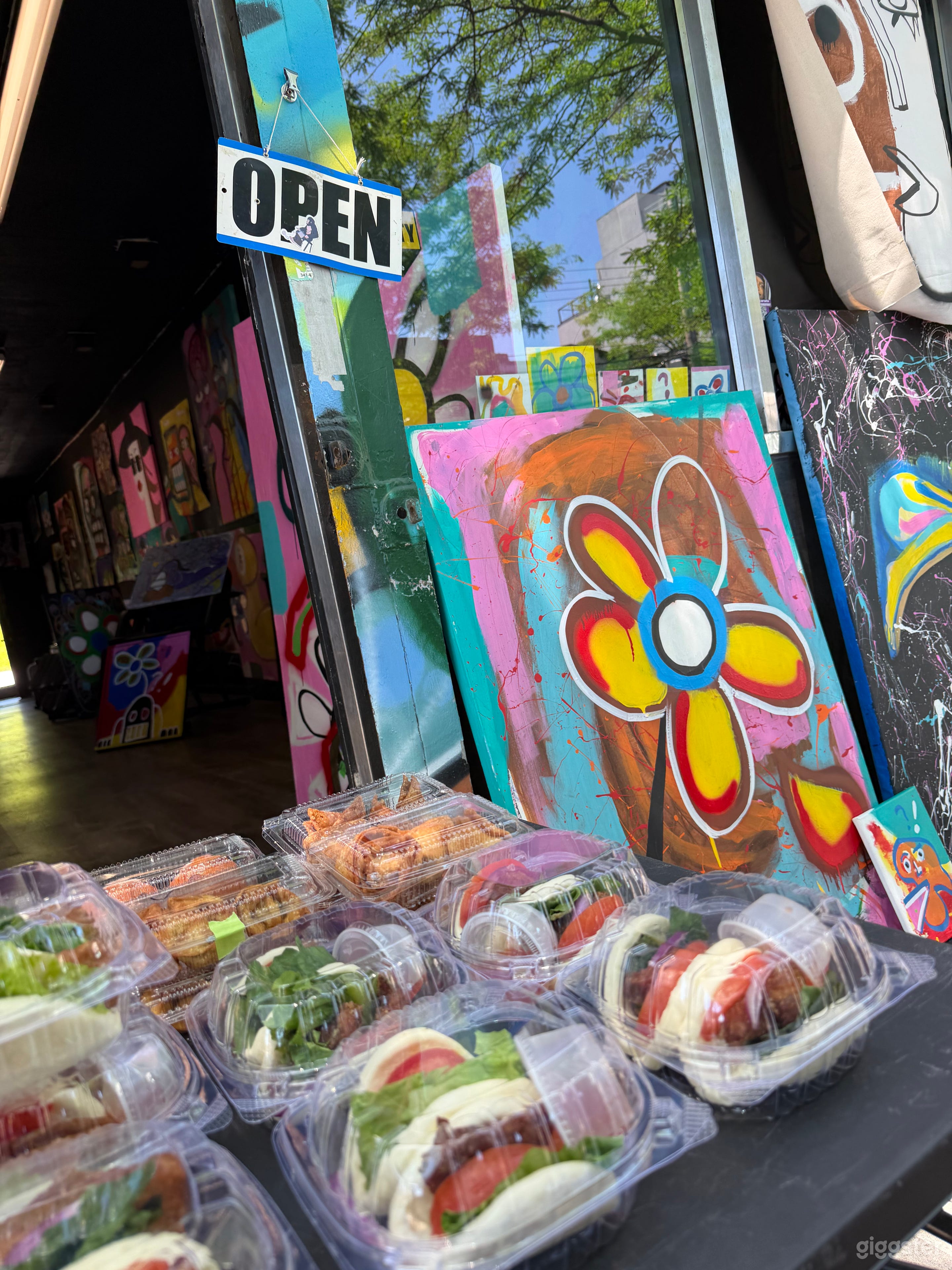 Great event space for art / outside events ect Photo 2