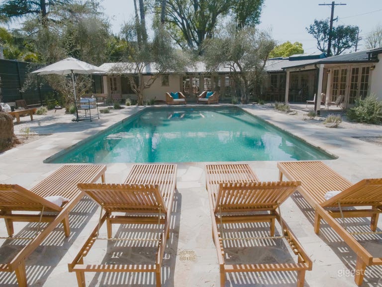  Studio City Organic Retreat Estate 