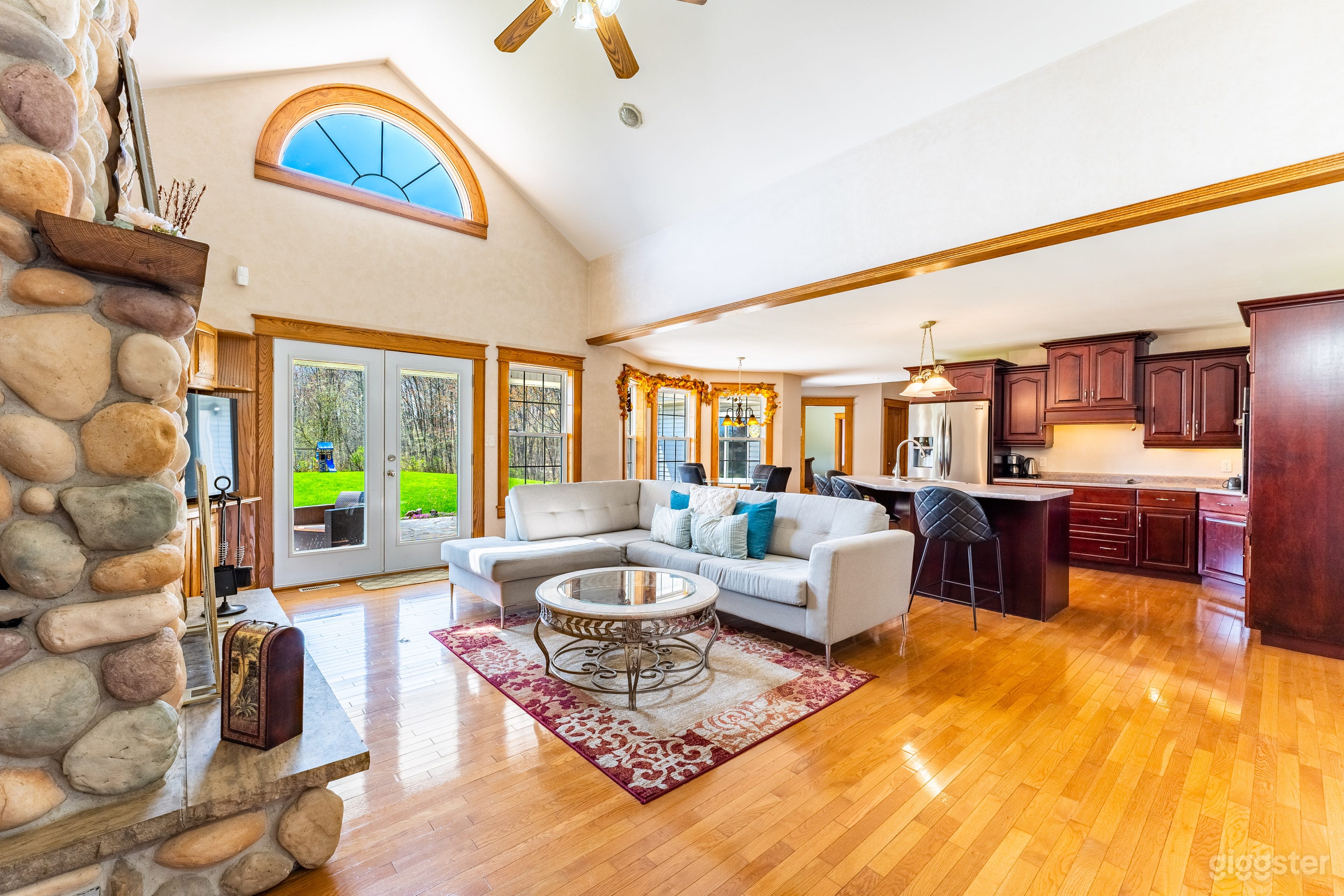 Welcome to Nature's Paradise Photo 1