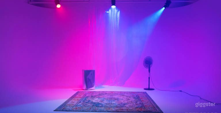  Estudio más nuevo de pared cíclica con cuadrícula de iluminación - KC Crossroads 