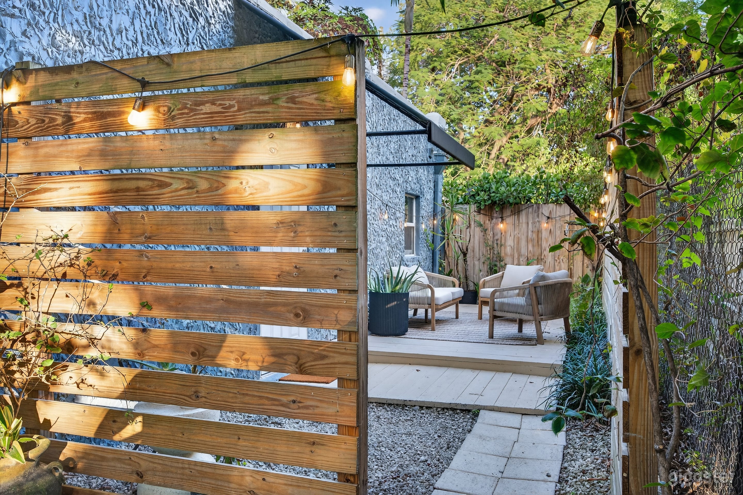 Retro Cabana Surf Lodge Retreat in Little Havana Photo 3