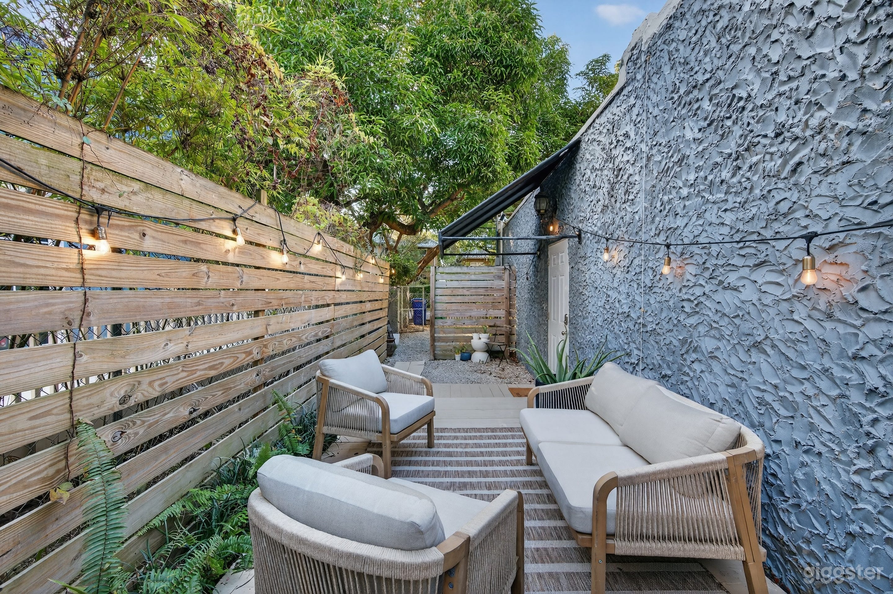 Retro Cabana Surf Lodge Retreat in Little Havana Photo 4