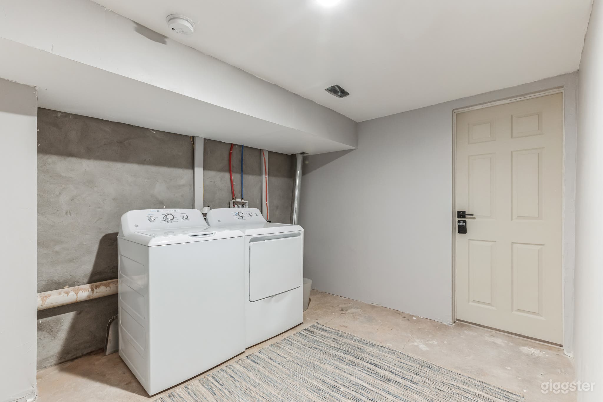 Historic Philly Row Home: Exposed Brick, Natural Light & Mod Photo 2