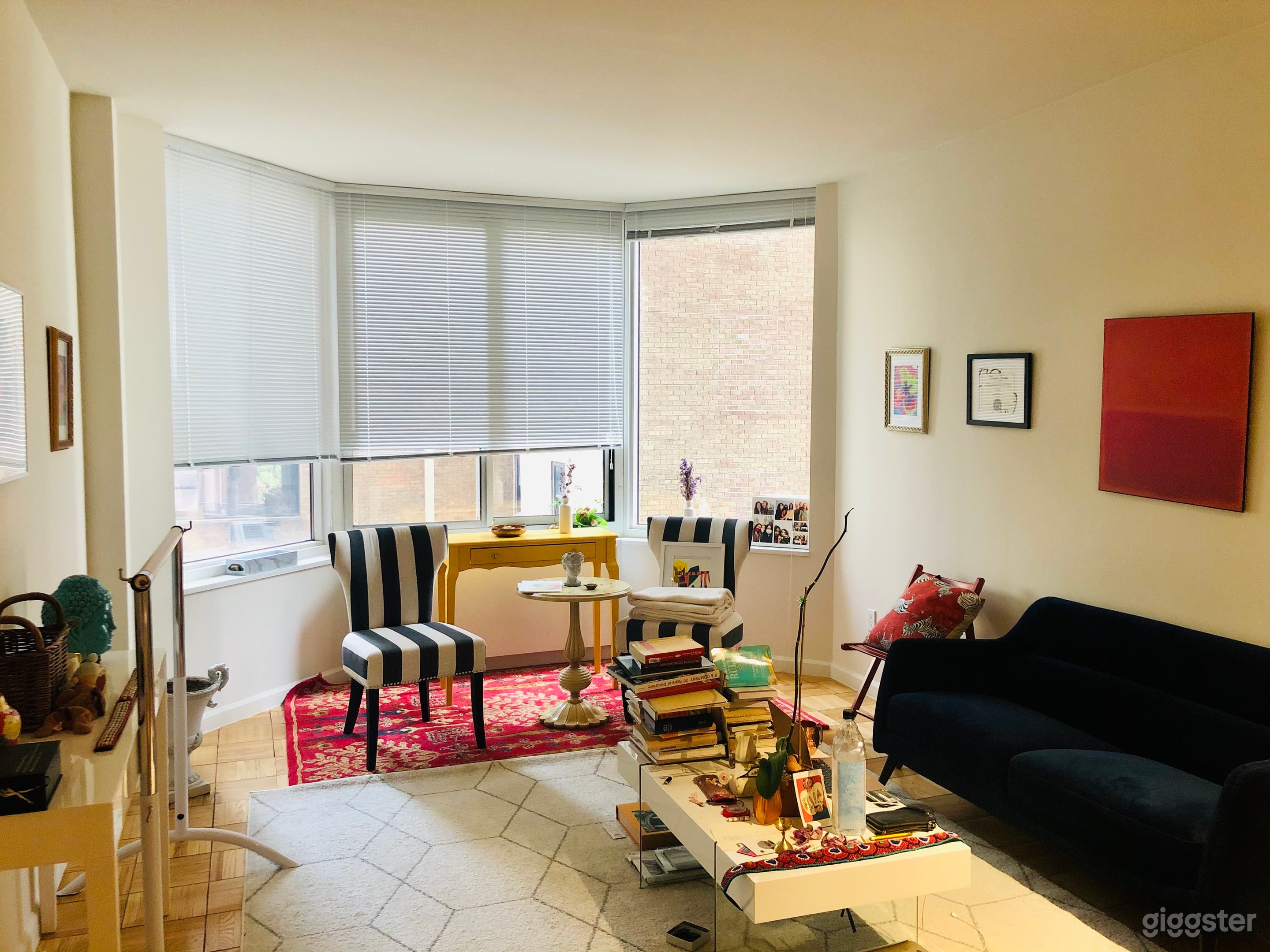 Luxury Artistic Gracious NYC 1B Apartment Photo 1