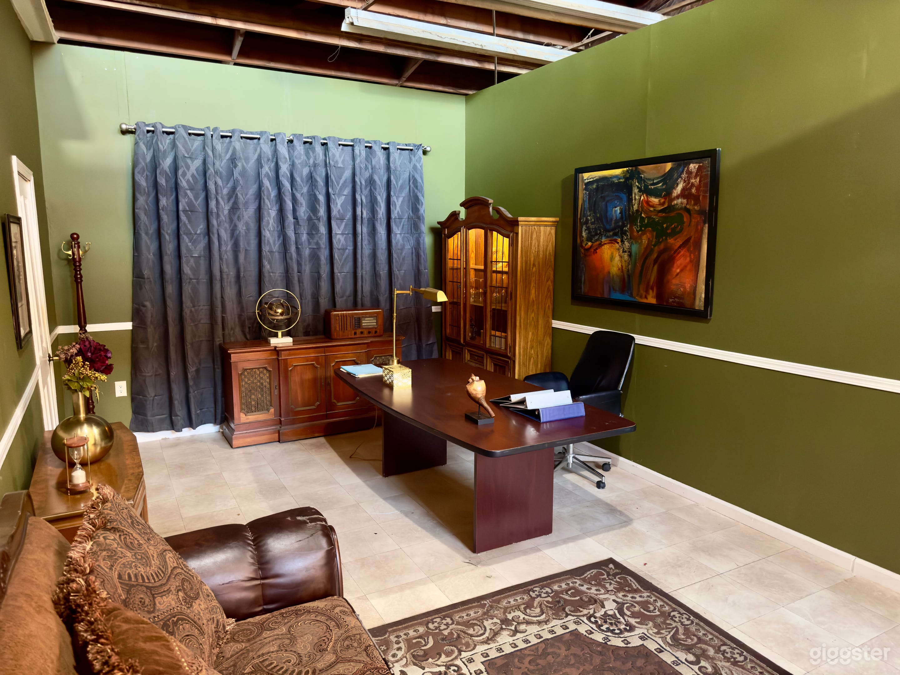 CEO’s Office Private Office for Filming Photo 3