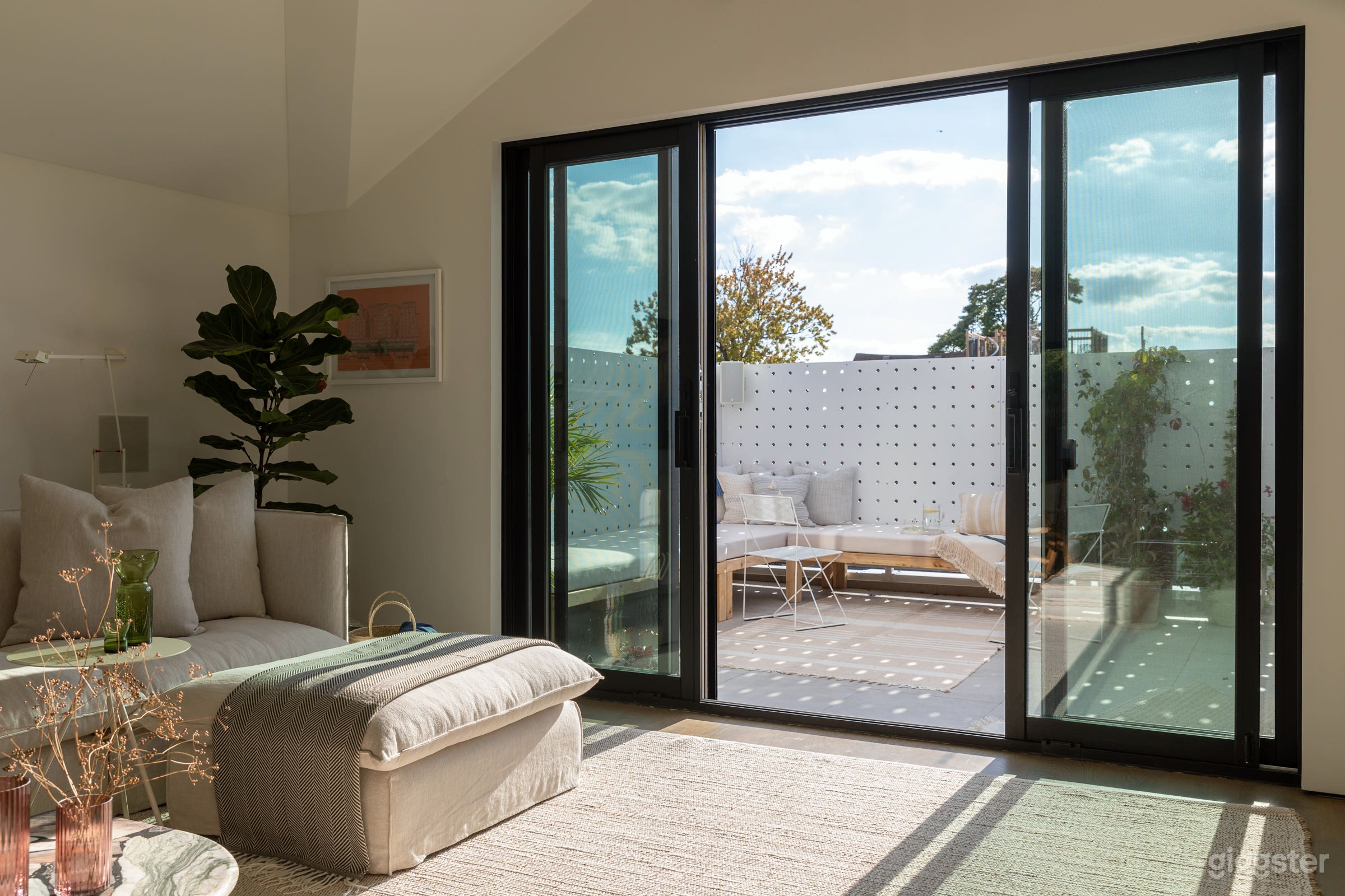 Living &amp; Rooftop