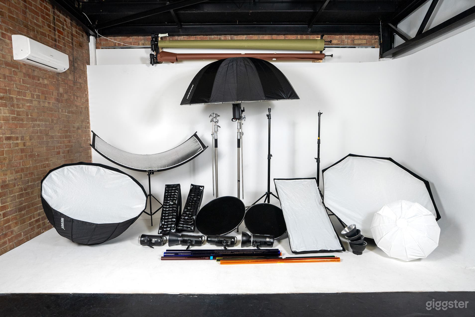 Photography, Film Black Out Studio Fully Equipped Photo 4