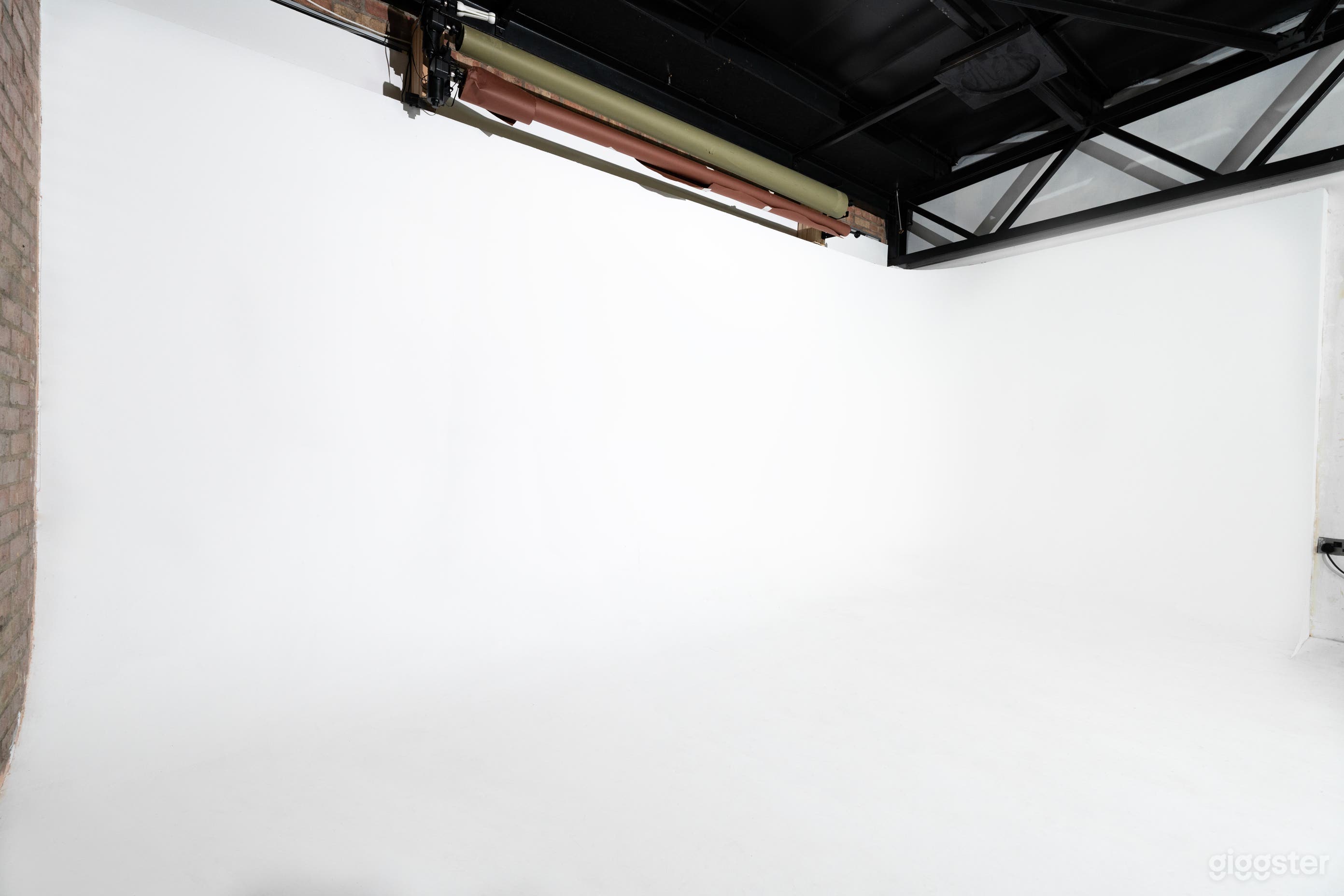 Photography, Film Black Out Studio Fully Equipped Photo 2