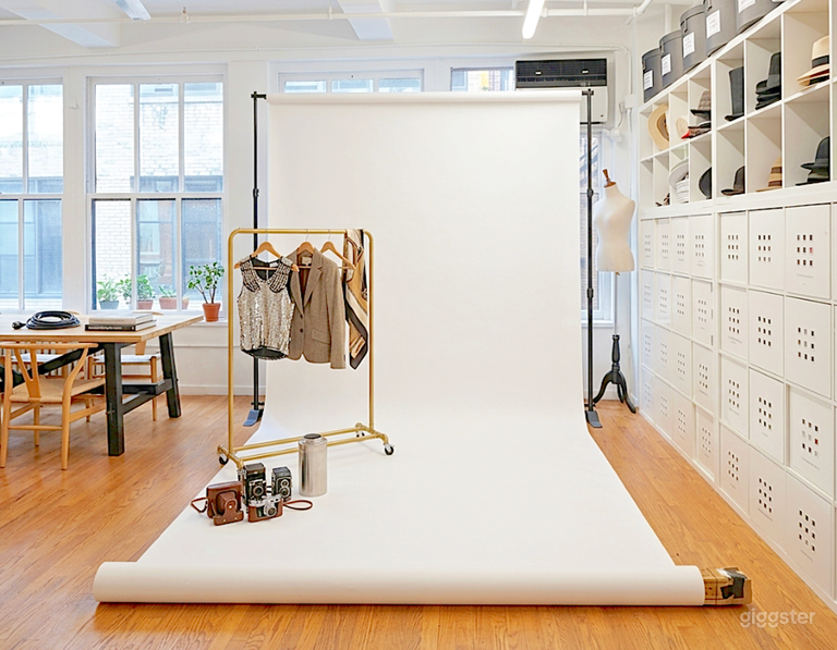  FULL SERVICE PRODUCTION STUDIO – Photo/Film + Props/Costumes 