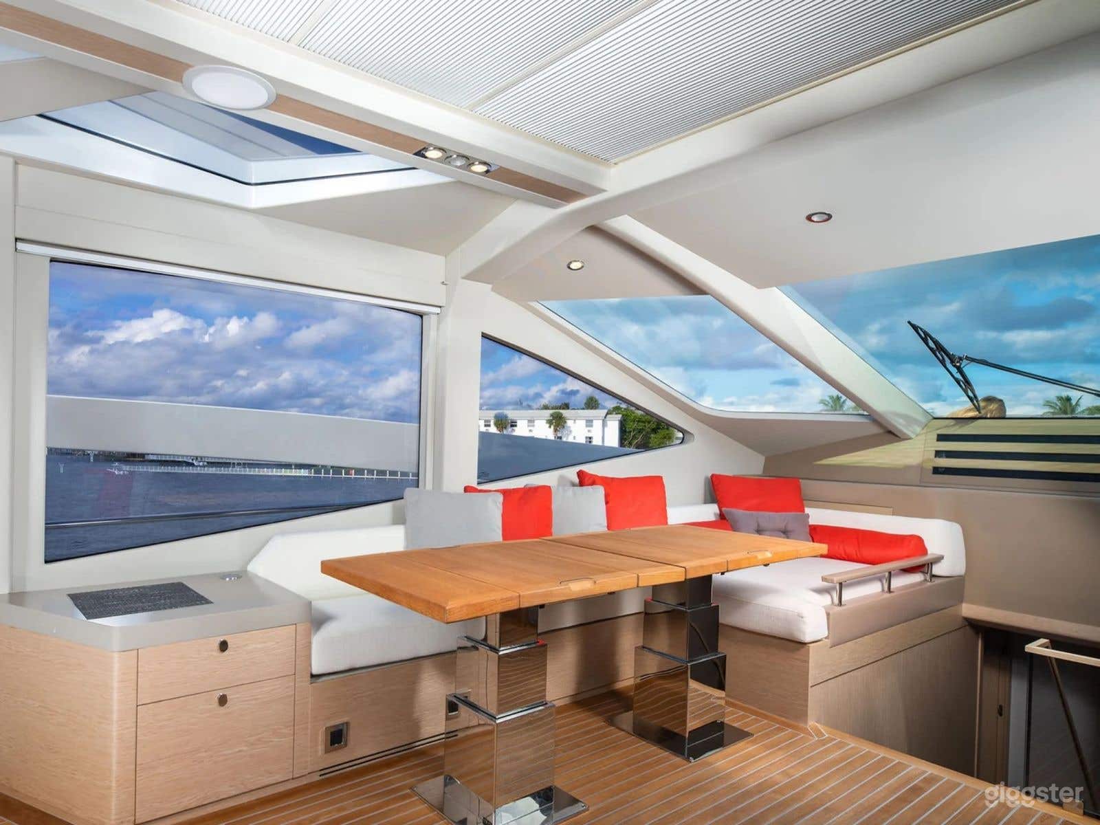 Fast and Stylish 80' Numarine Yacht  Photo 4