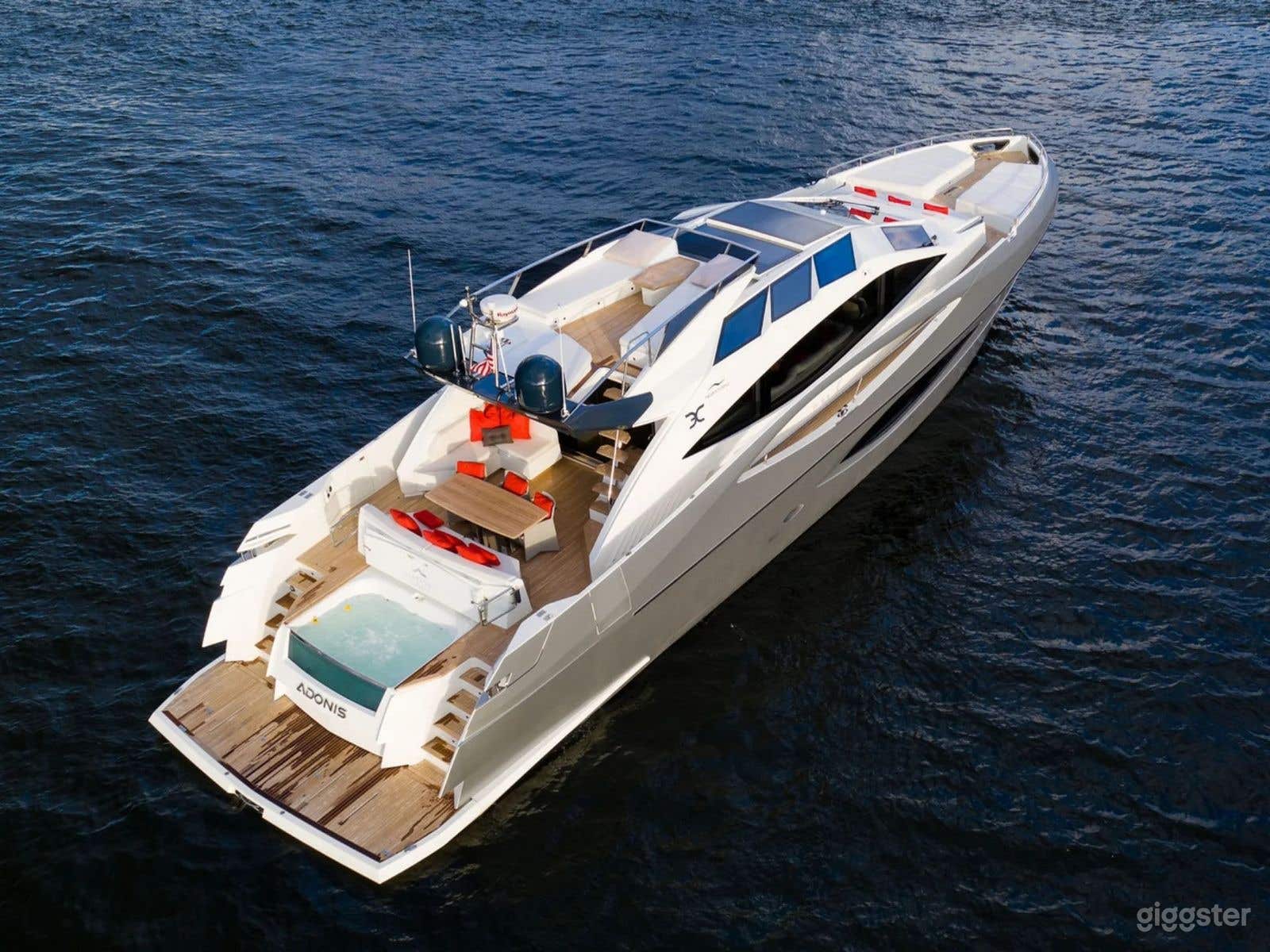 Fast and Stylish 80' Numarine Yacht  Photo 2