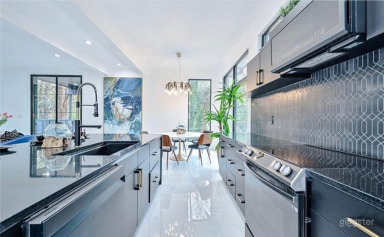  Modern Living Room/Kitchen/Dinning/Office/Basement 