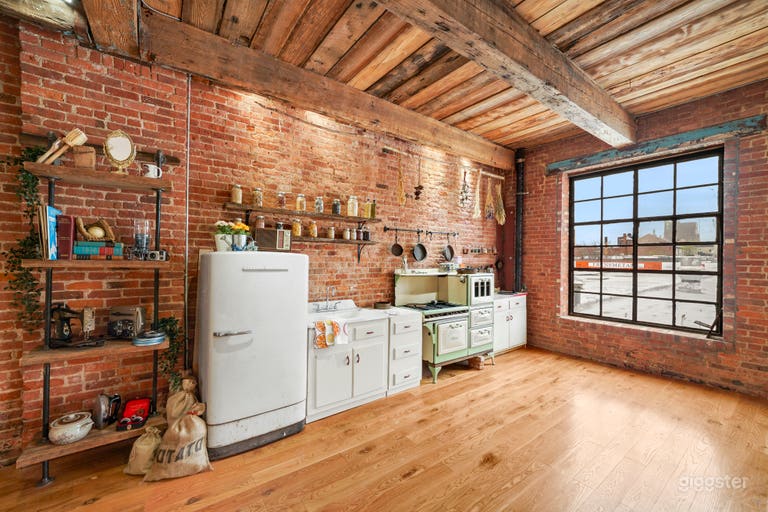   Beautiful Brooklyn Vintage Studio 