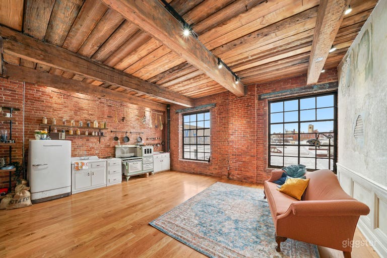   Beautiful Brooklyn Vintage Studio 