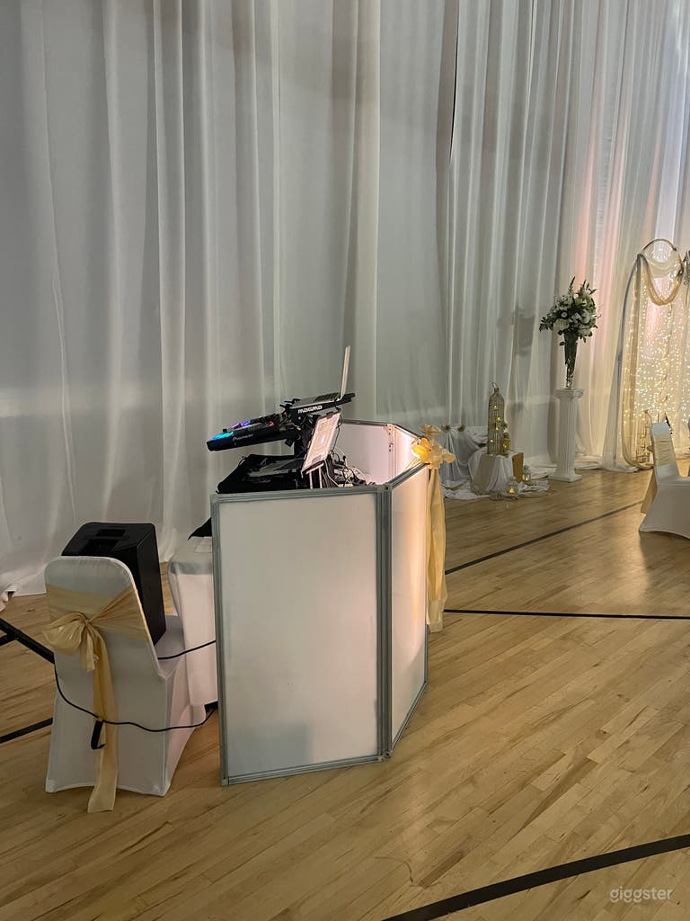  DJ booth setup 