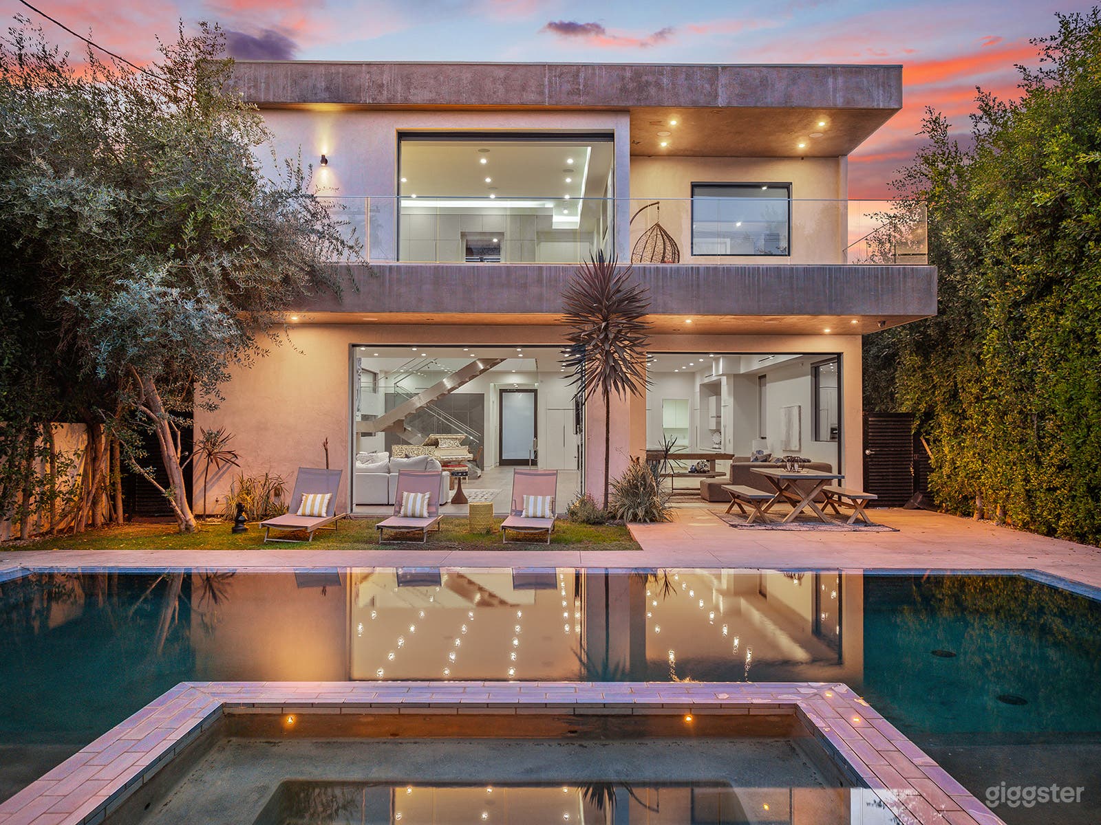 Meticulously Designed Melrose Estate Photo 1