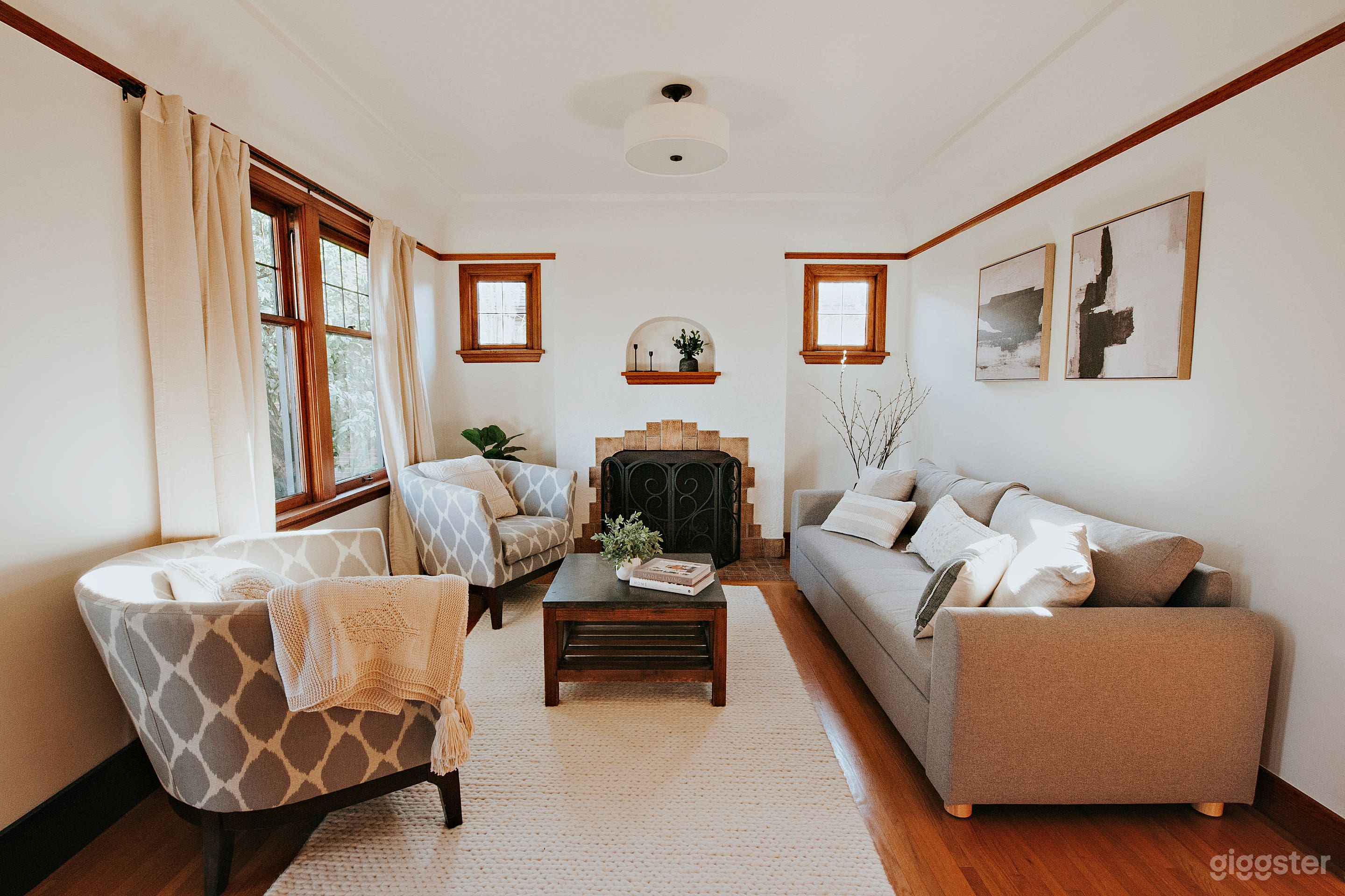 1920 craftsman with a modern touch Photo 1