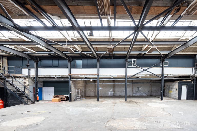  6000sqft. Drive in industrial Warehouse with cove 