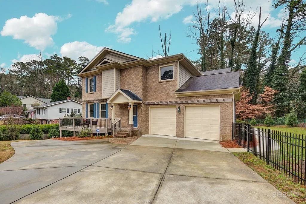 Large metro Atlanta well furnished home Photo 2