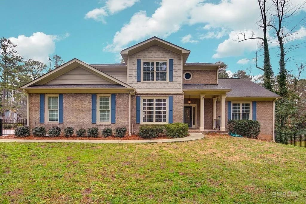 Large metro Atlanta well furnished home Photo 1