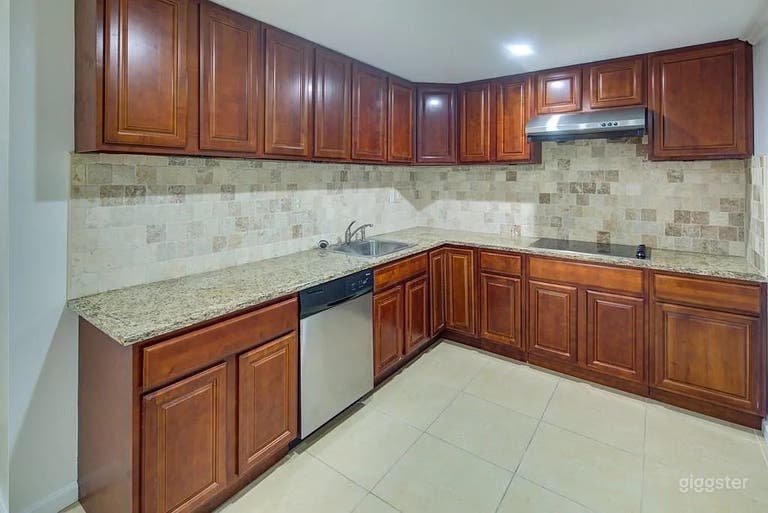  Large metro Atlanta well furnished home 