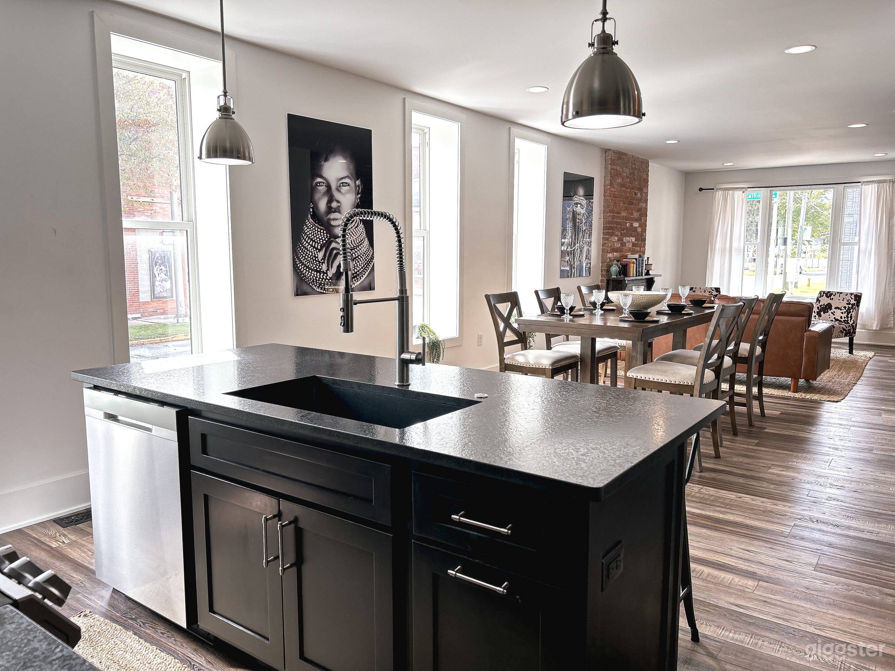 Luxury Townhome With Roof Top Terrace Photo 1