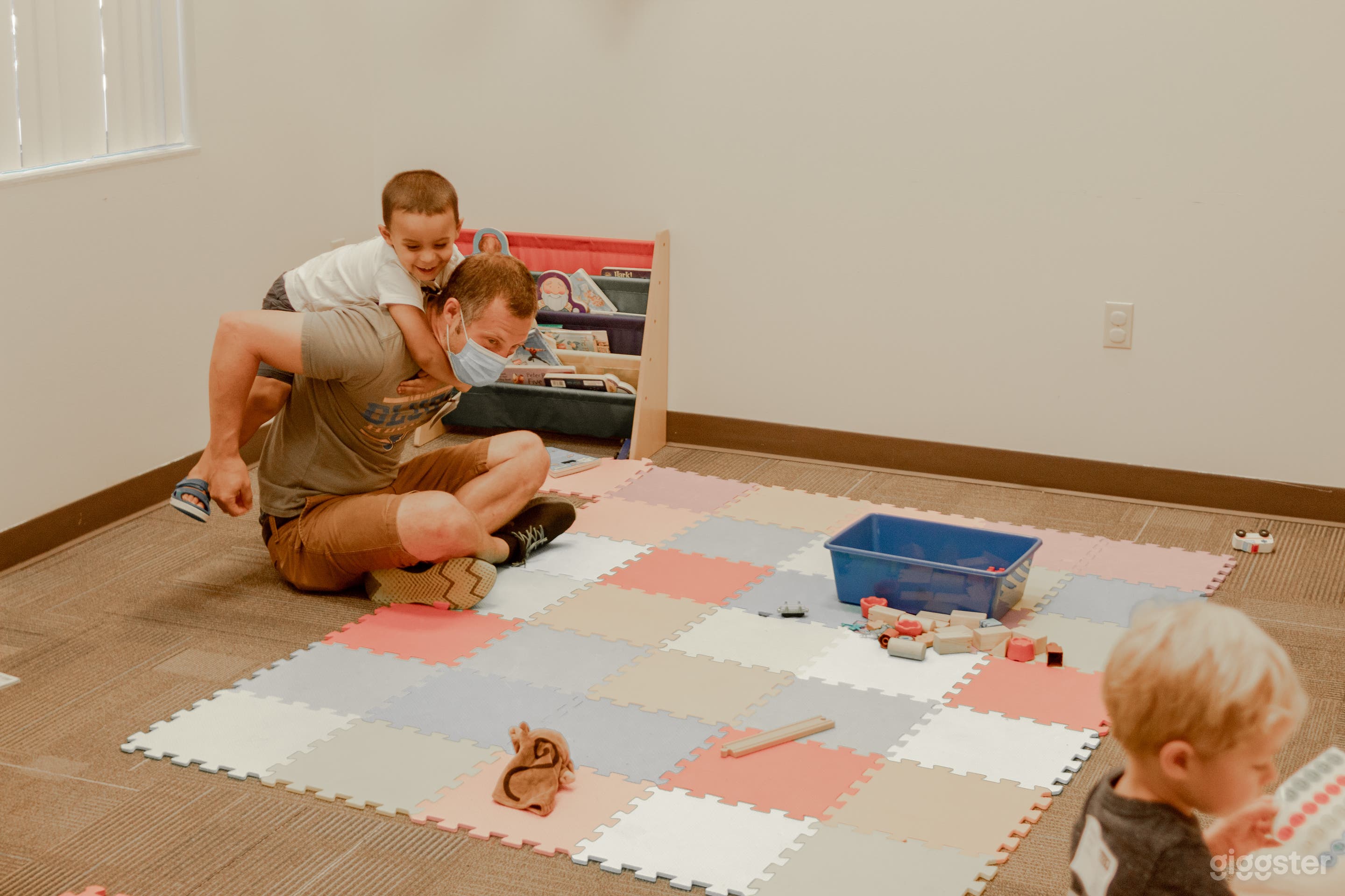 Small meeting room (1 of 5)