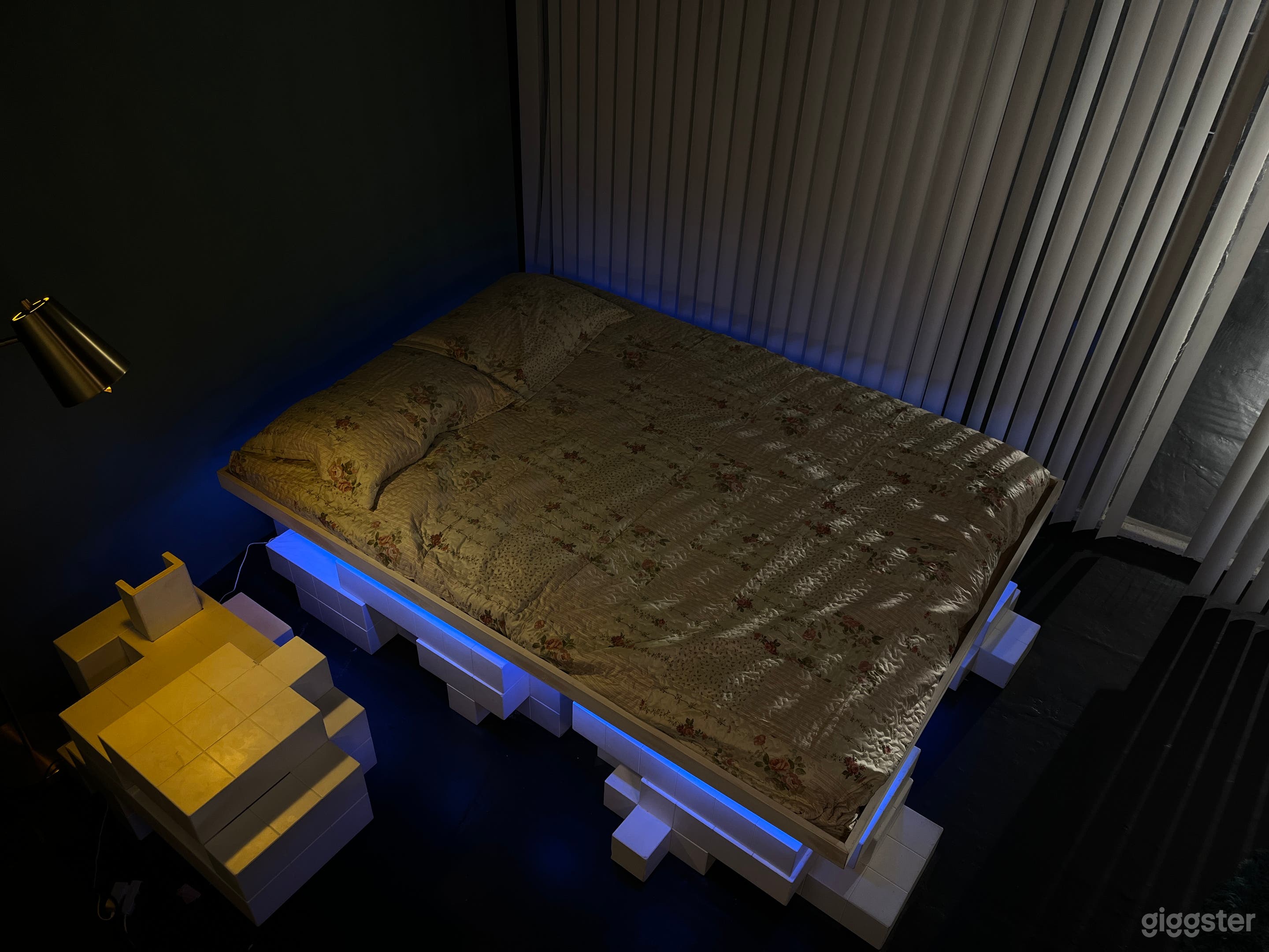 Vintage 1970's Bedroom Photo 3