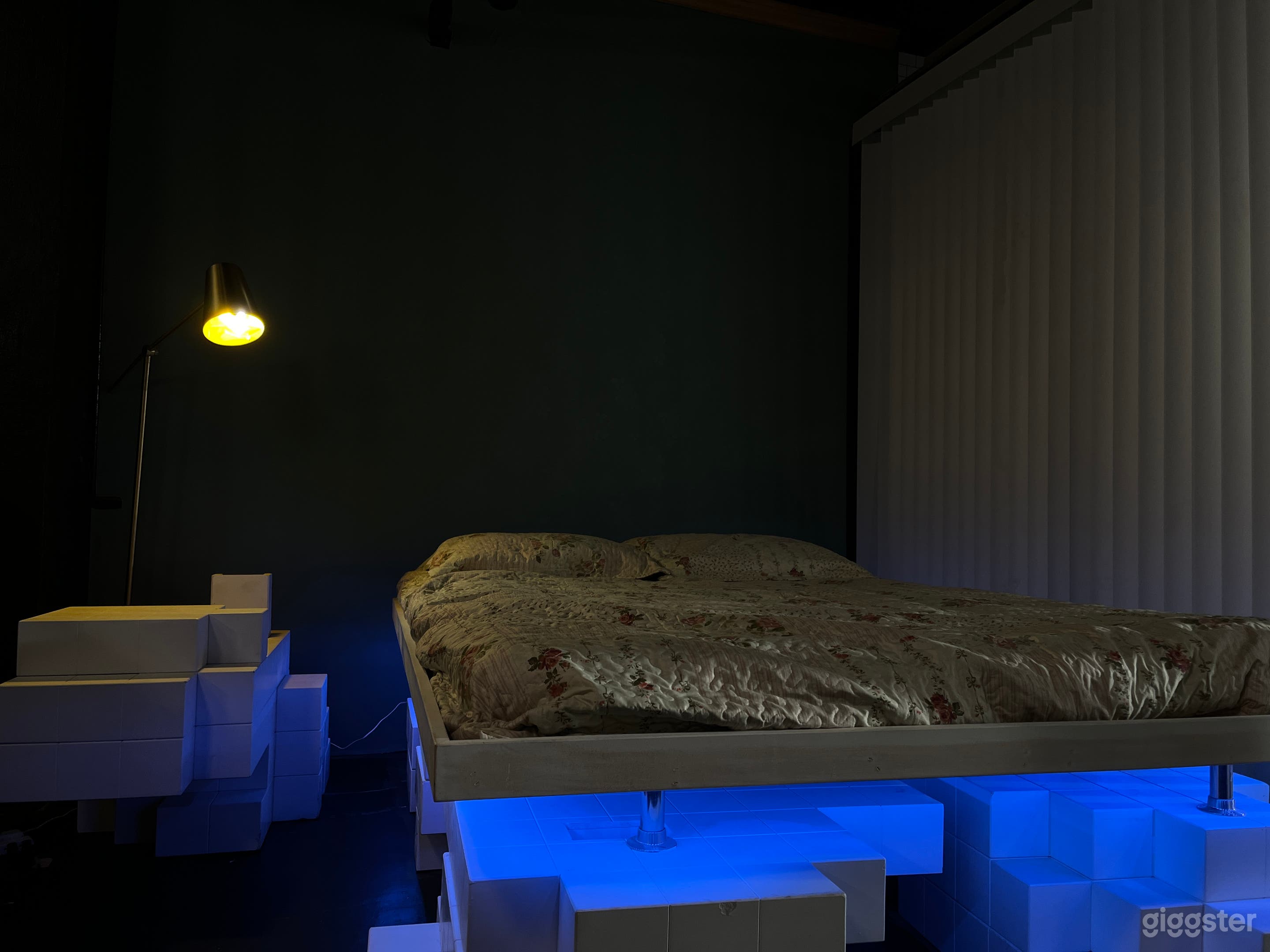 Vintage 1970's Bedroom Photo 4